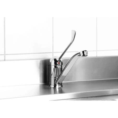 Robinet d'évier avec levier